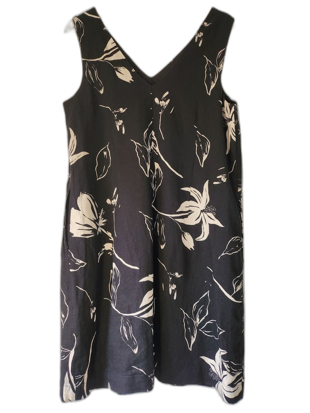 Ophelia Roe Linen Blend Black/White Tropical Floral Sleeveless Shift Sundress